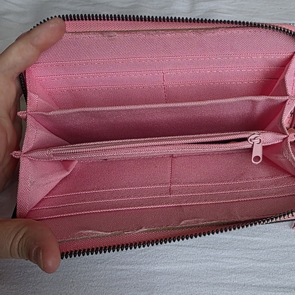 Simply Southern Black Daisy Print Zip Around Wristlet Wallet - Picture 7 of 7